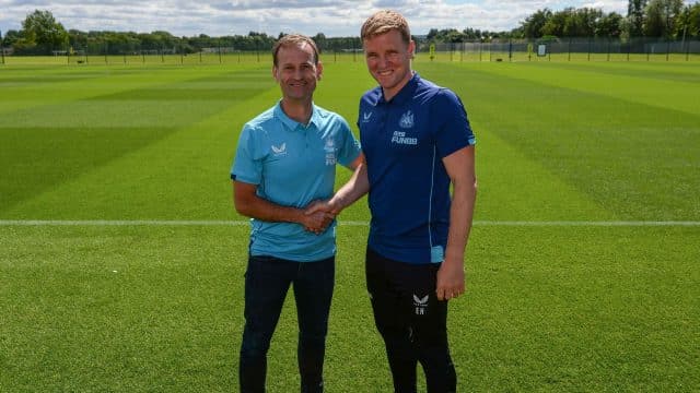 Eddie Howe and Dan Ashworth shake hands over a new contract