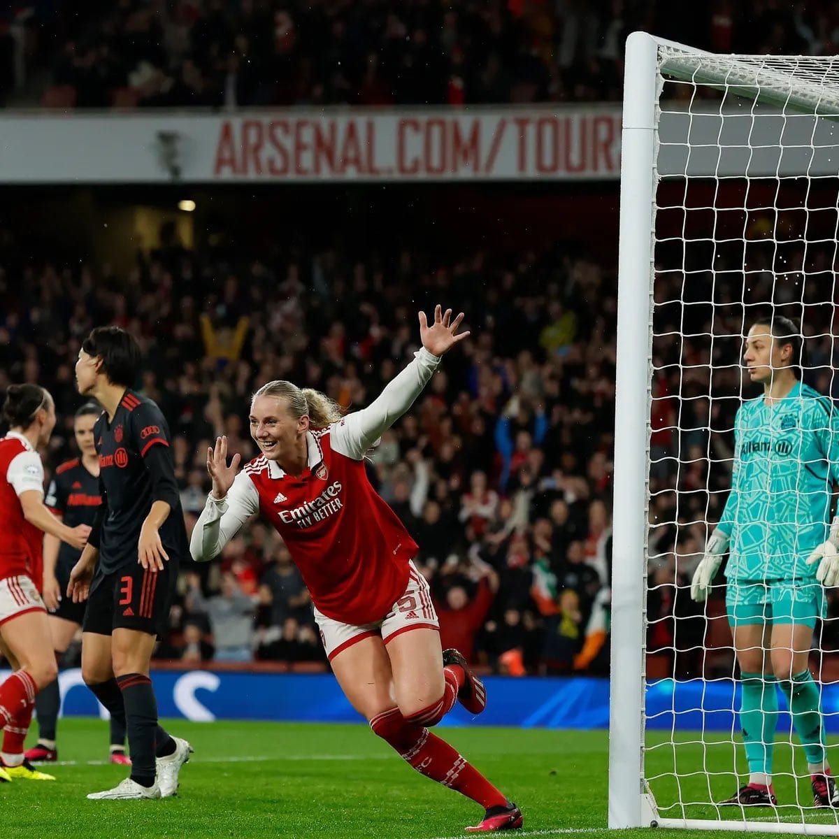 Arsenal sell out the Emirates for Women's Champions League semi